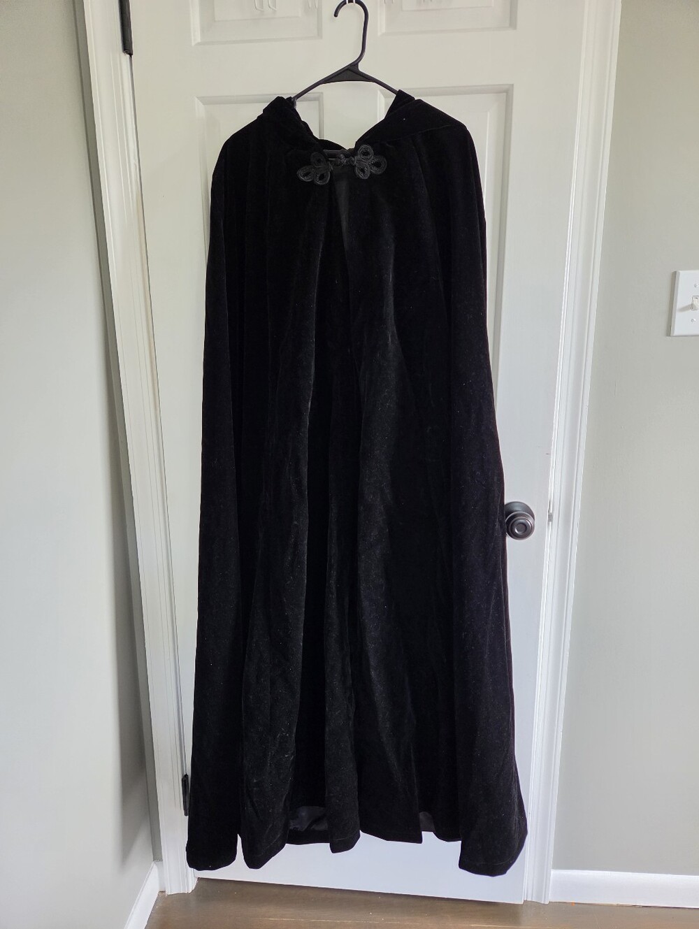 Long Black Gothic Velvet Cape halloween cosplay dressup witchy dark one size - Picture 3 of 11